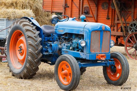 Old tractor - stock photo 190818 | Crushpixel