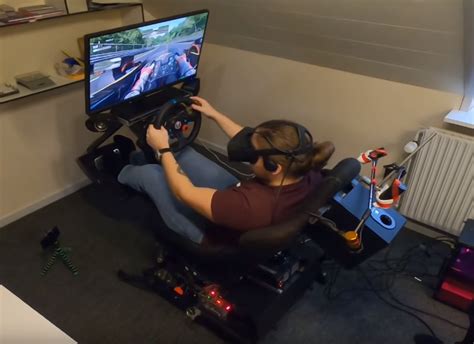 DIY VR motion simulator is powered by Arduino