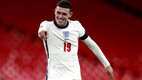 Phil Foden takes centre stage as England end 2020 by beating Iceland ...