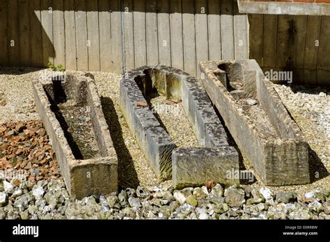 Stone coffin hi-res stock photography and images - Alamy