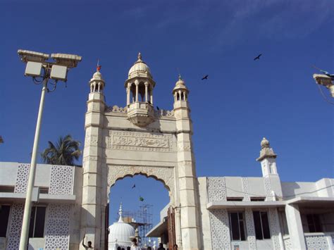 Haji Ali Dargah, Mumbai – An Epic Monument | Manthan Diary