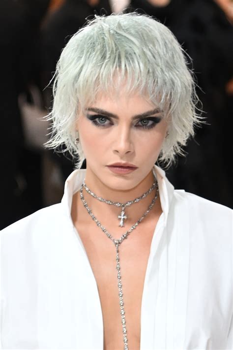 Cara Delevingne Has An Iconic Chanel-Inspired Shag Moment At The Met ...