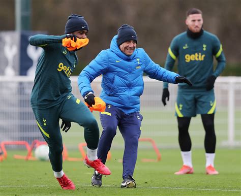 The Spurs Web on Twitter: "Conte gets involved in training to drive the ...