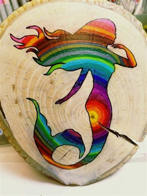 40 Amazing Wood Slice Painting Ideas For Beginners - Greenorc | Wood slice art, Wood christmas ...