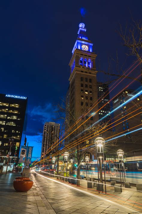 Took this last night on 16th Street Mall. : r/Denver