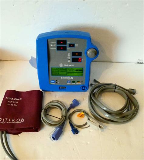 Critikon Dinamap Pro 300 V2 Portable Patient Monitor with Nellcor SpO2+BP Cuff | Blood pressure ...