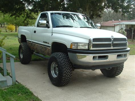 1998 Dodge Ram Pickup 1500 - Information and photos - MOMENTcar