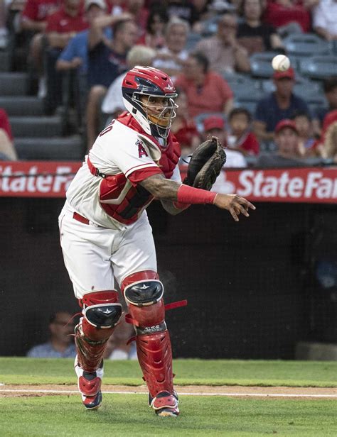 MLB: Astros land catcher Martin Maldonado in trade with Angels