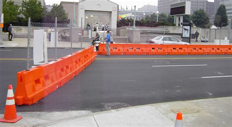 Plastic Jersey Barricades for Highway Safety Barriers - Highway Signals