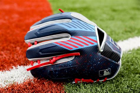 Rawlings REV1X Baseball Gloves Review | The Baseball Guide