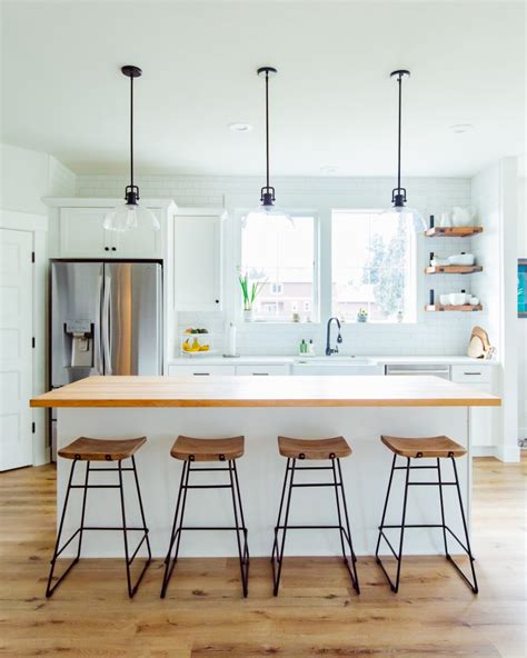 Modern Farmhouse Kitchen Pendant Lights - The Flowering Farmhouse