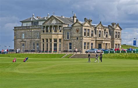 The 18th green and club house at St. Andrews, most famous of all golf courses! | Golf courses ...