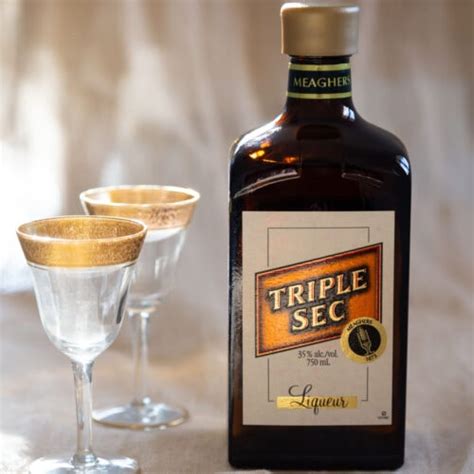 Cointreau vs Triple Sec: What’s the Difference? - Insanely Good