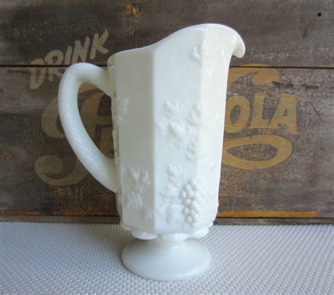 Vintage Westmoreland White Milk Glass PItcher Grape Leaf Pattern – Haute Juice