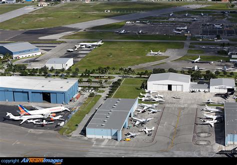 Miami Opa Locka Airport (YV560T) Aircraft Pictures & Photos - AirTeamImages.com