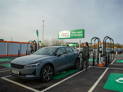 Sainsbury’s opens ultra-rapid EV charging hub at Fosse Park store