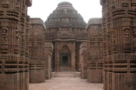 Il Tempio del Sole di Konarak in India | The good place, World's most ...