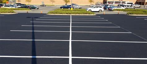 Benefits Of Sealcoating Commercial Parking Lots - Get A Sealcoating Bid