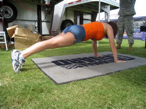 push ups | Yeny did push-ups at the National Guard tent to g… | Flickr