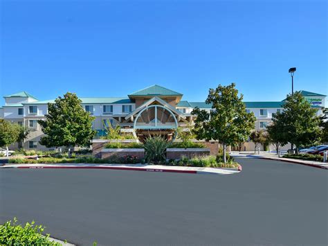 Hotels in Elk Grove, CA - Holiday Inn Express & Suites Elk Grove