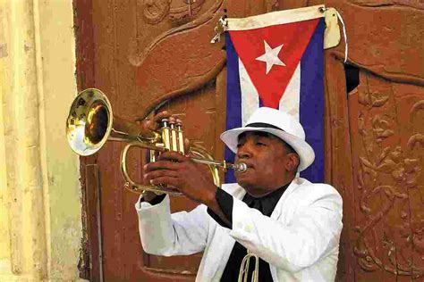 Cuba-havana-sax-local-music-Wisniack | Chân Trời Mới Media