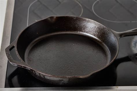 How To Season a Cast Iron Skillet | Iron skillets, It cast, Cast iron