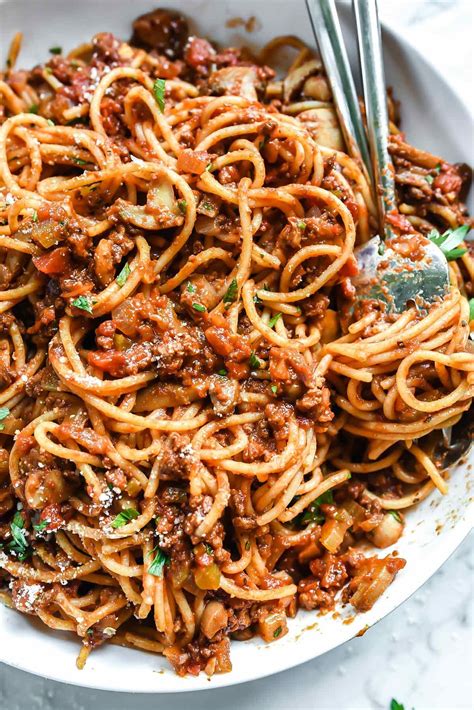 My Mom's Easy Homemade Spaghetti and Meat Sauce | foodiecrush.com #spaghetti #meat #sauce #bolo ...