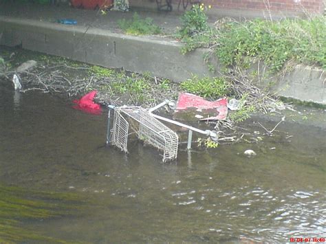 Rubbish under Baber Bridge | luca refatti | Flickr