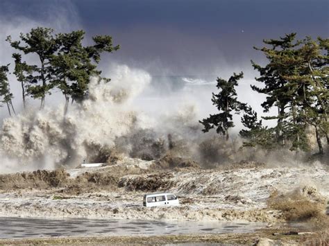 Tsunami could hit Australia: Experts warn of 60m high wave | The Courier-Mail