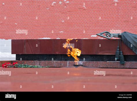 Grave cemetery moscow russia hi-res stock photography and images - Alamy