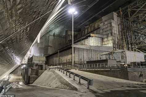 Chernobyl nuclear confinement shelter has media preview | Daily Mail Online