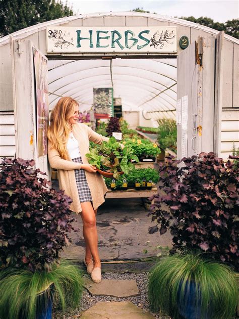 A Style Maven’s Guide to Exploring Martha’s Vineyard in Any Season