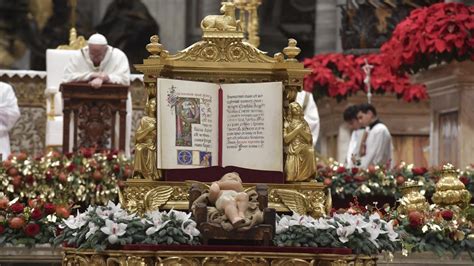 Pope Francis at Vigil Mass: ‘God gives life at Christmas’ - Vatican News