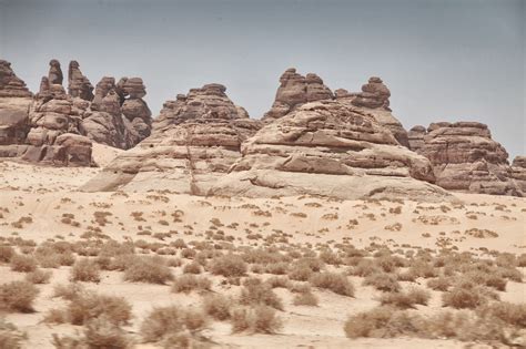 Al Naslaa: meet Earth's most bizarre geological rock formation - Big Think