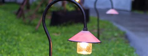 How To Install Landscape Lighting – DIY Guide