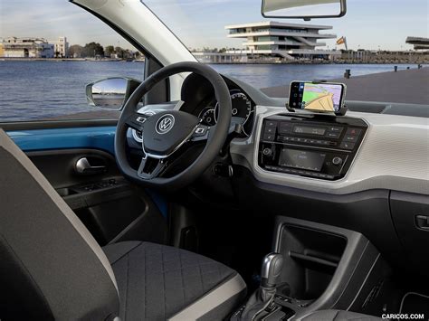 2020 Volkswagen e-UP! - Interior | Caricos