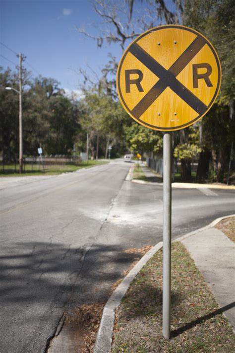 Railroad Crossing Sign | ClipPix ETC: Educational Photos for Students and Teachers