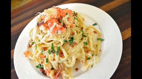 crab fettuccine alfredo