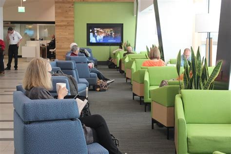 Review: The New Alaska Airlines Lounge in Seattle (SEA) - The Points Guy