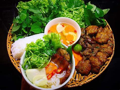 Lưu luyến 15 quán bún chả Hà Nội ngon chính gốc Thủ đô