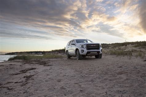 2023 GMC Yukon Gets New Frosted Pine Metallic Paint