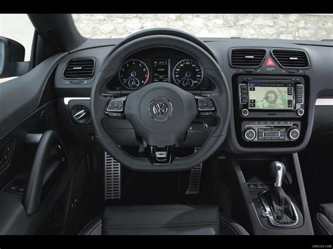 Volkswagen Scirocco R (2010) - Interior | Caricos