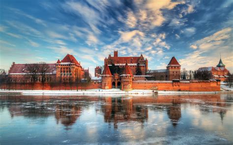 10+ Malbork Castle HD Wallpapers and Backgrounds