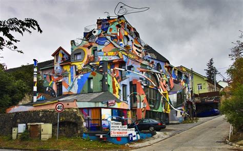 Unique or ugly? Weird hotels around world (2) - People's Daily Online