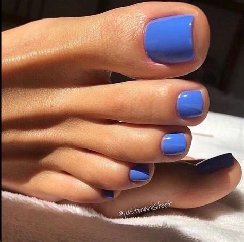 11 Of The Prettiest Summer Toe Nails - The Glossychic | Toe nail color ...