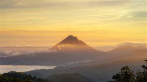 Bing image: Arenal Volcano, Costa Rica - Bing Wallpaper Gallery