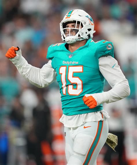 Dolphins' Jaelan Phillips Suffers Achilles Injury