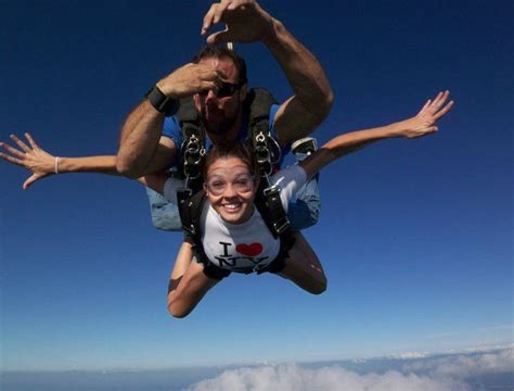 Sky-diving in New York | New york city, New york, Nyc