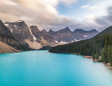 Moraine Lake - Sunrise vs Sunset. A complete guide for your visit. — Walk My World