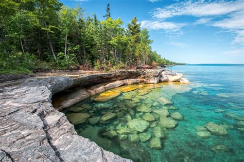 Michigan’s Great Lakes: A Guide to Best Beaches and Towns in Lake Erie, Lake Michigan and More ...